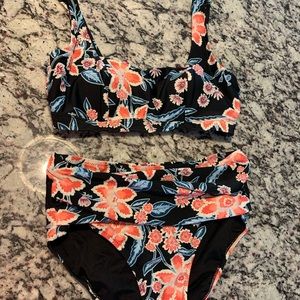 Old Navy floral 2 piece 🌺